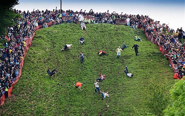 cheeserolling2_2183491i.jpg